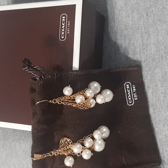 Coach signature logo necklace wity matching pearl hanging earrings. - Picture 2 of 3